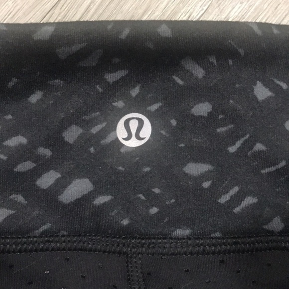 Lululemon Gather & Crow Crop II Dot Black Leggings - Picture 9 of 15